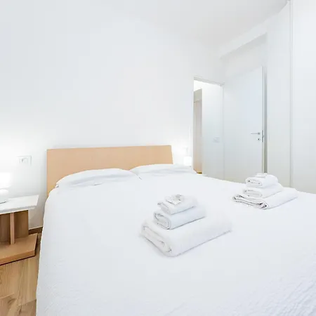 Riva Real Estate - *