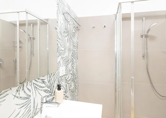 Riva Real Estate - * Lecco