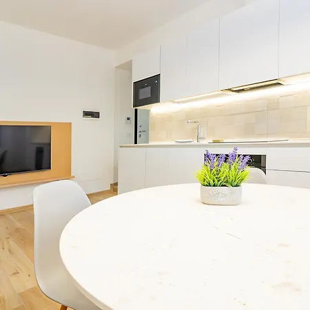 Riva Real Estate - 公寓 莱科