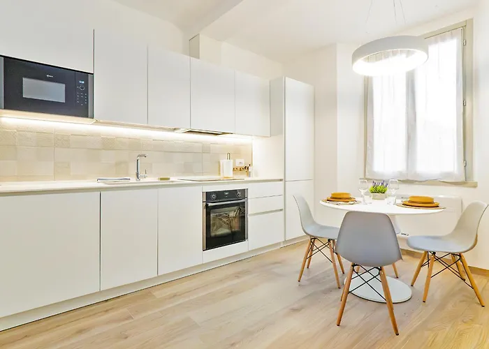 Riva Real Estate - *