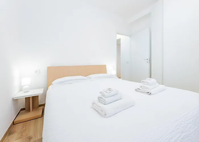 Riva Real Estate - *