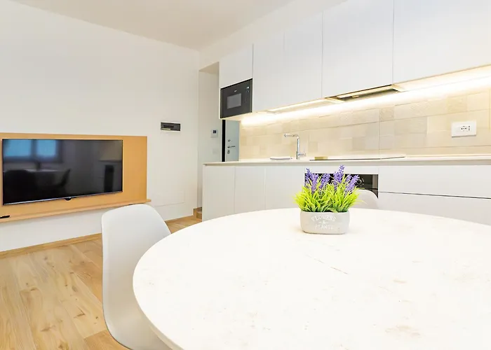 Riva Real Estate - Daire Lecco